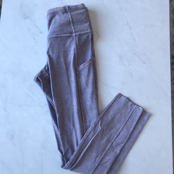 Fast and free II , size 4 , 25inch lululemon leggings, “ice dye” - Picture 5 of 15